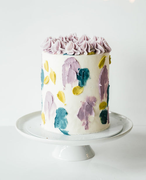 Decorative cake with floral patterns 